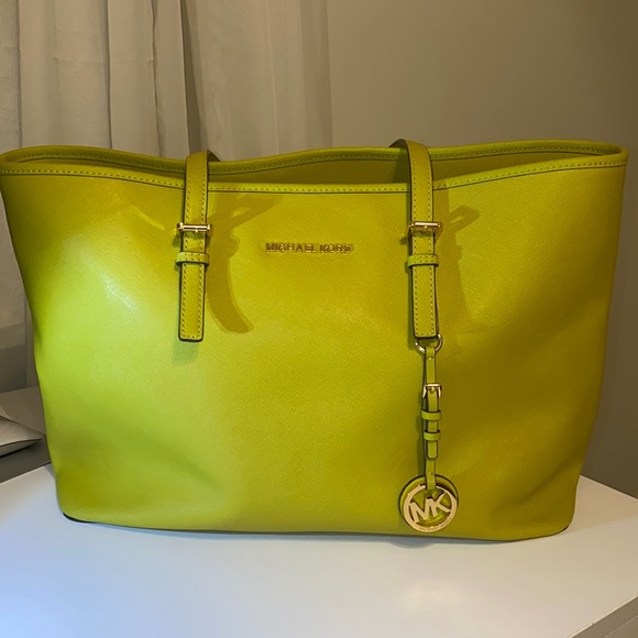 Barely used lime green MK tote bag - Picture 1 of 4